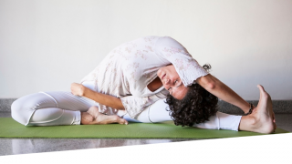 bikram yoga places in asuncion Yoga en el Centro